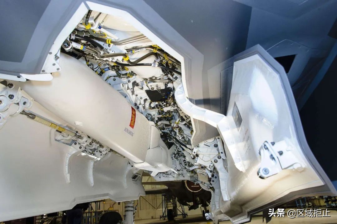 美国空军基地出现感染者，15名日本飞行员受到牵