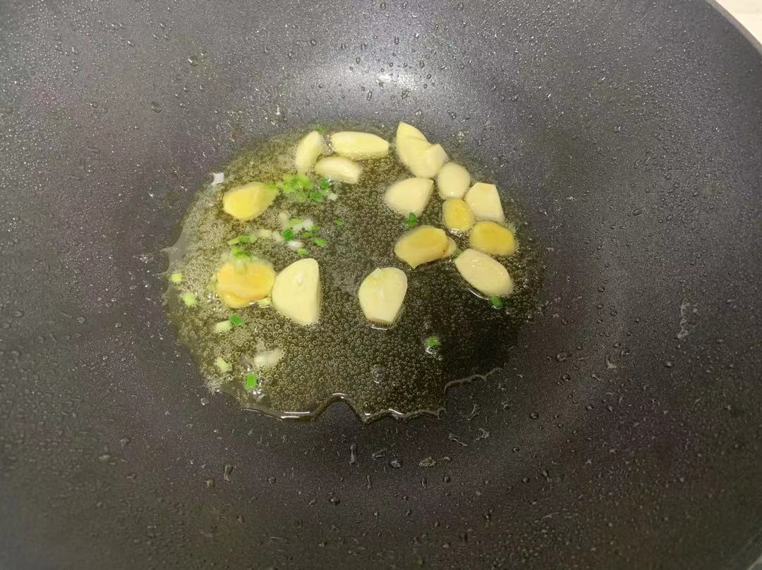 雞翅這樣煮，比可樂雞翅好吃，做法超簡單，孩子天天吵著要我做