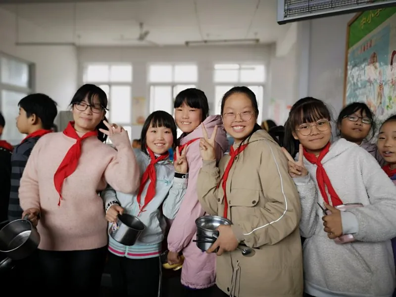 书香传递爱心,共建美好校园