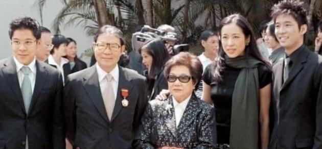 豪门千金地位PK，赌王虽宠女但竞争优胜劣汰，霍家继承仅靠男丁