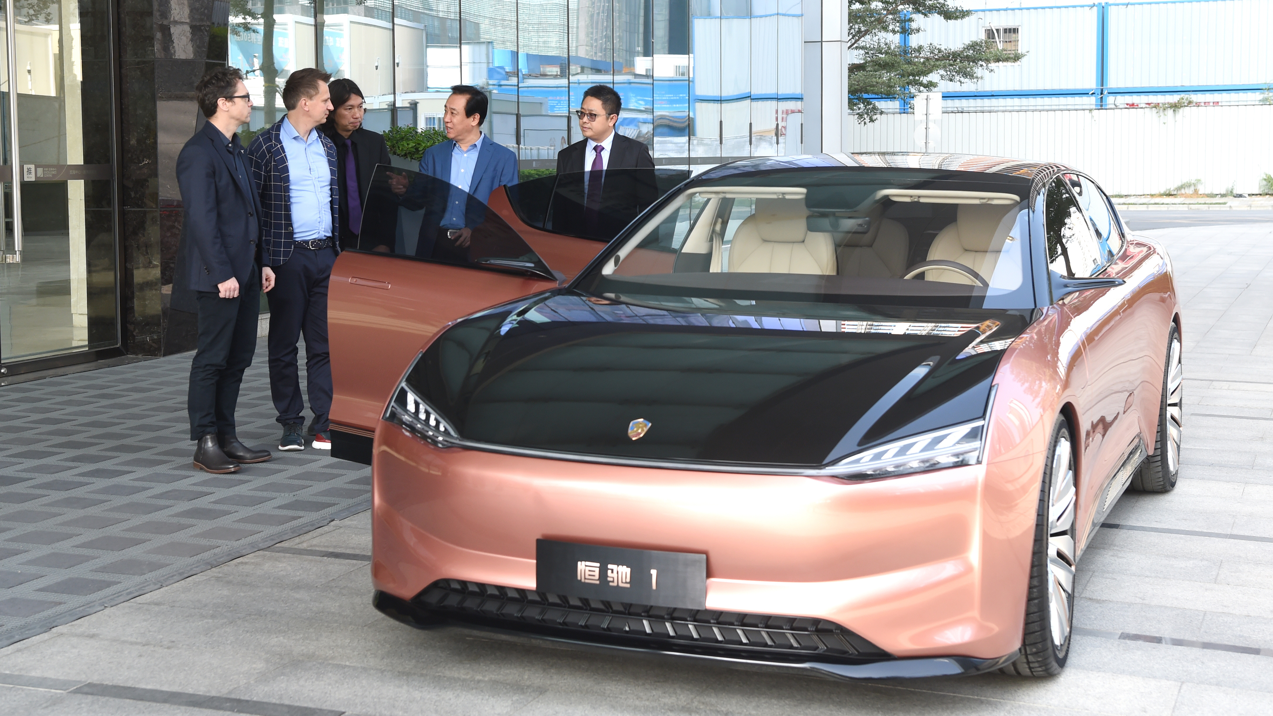 恒驰1内饰曝光 豪华与科技并存