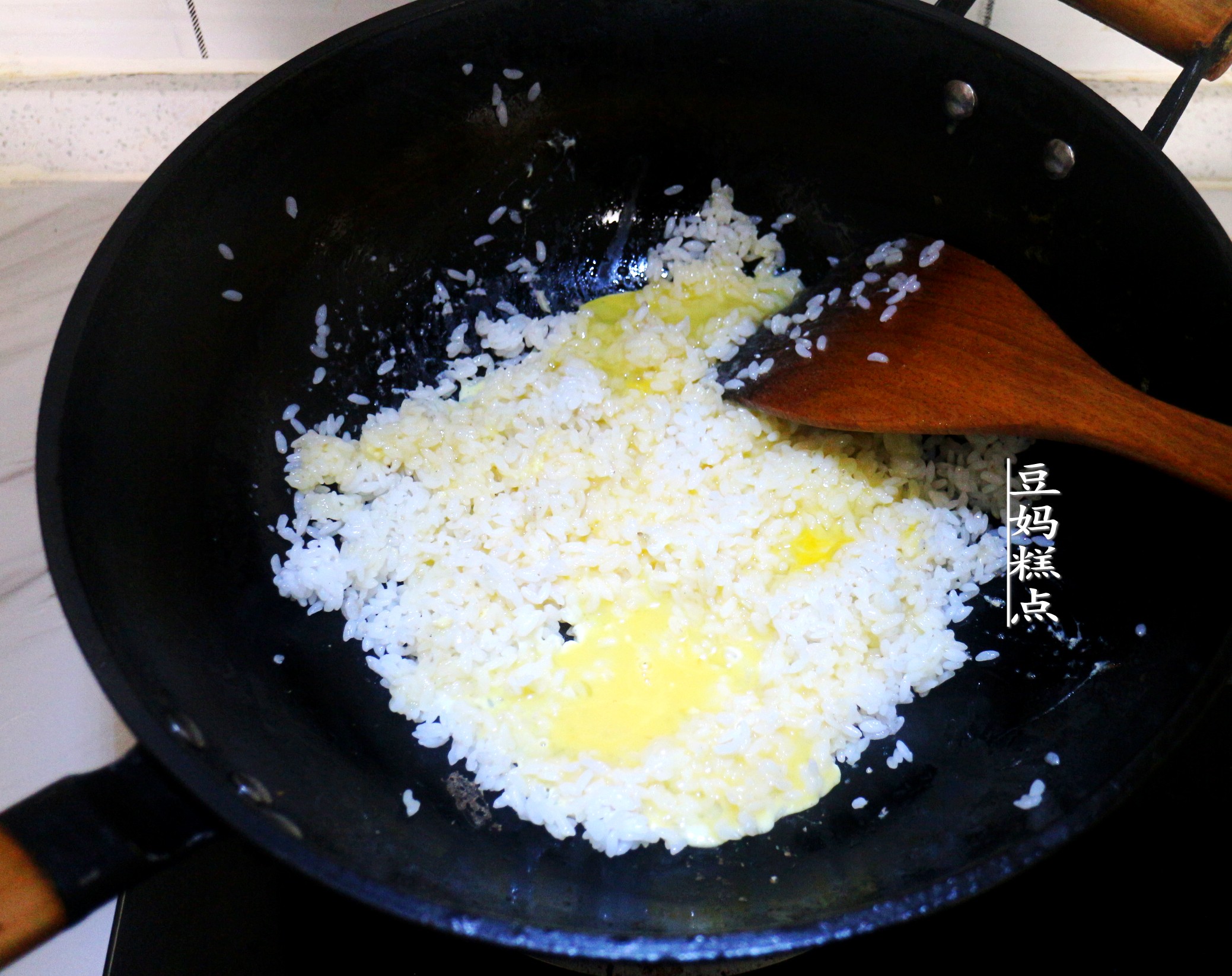 炒饭新吃法，加1把蔬菜，健康好吃，营养不浪费