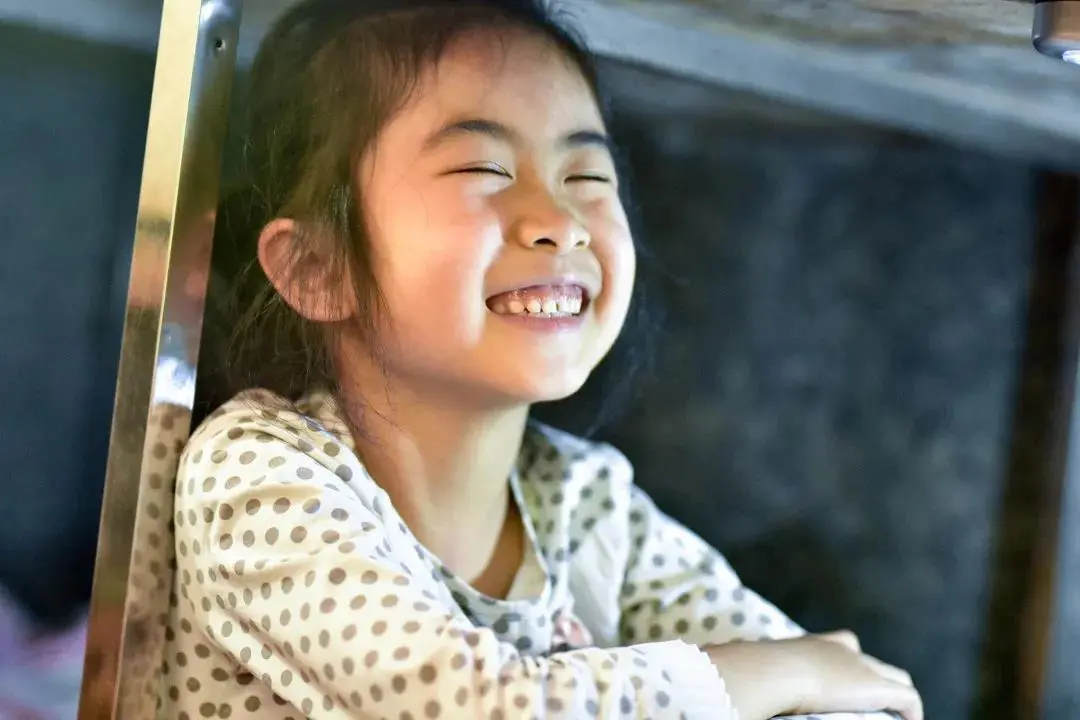 小学生在案板下学习一个月！网友：孩子，你努