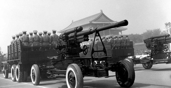 老照片：1950年新中国首次国庆大阅兵珍贵旧影，每一张都值得收藏