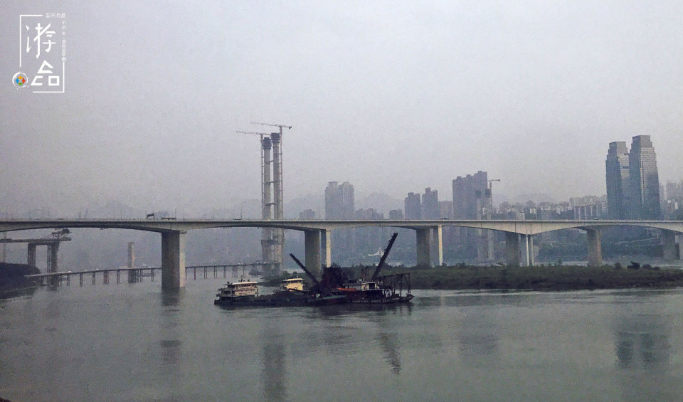 菜园坝有一座公园，曾见证无数重庆人结为夫妻，现在却臭气弥漫