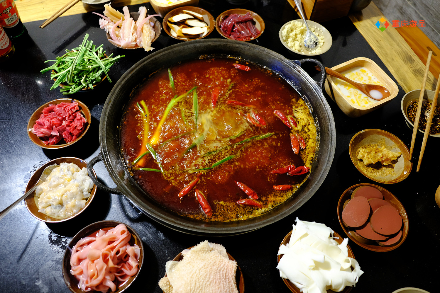 重庆旅行攻略火锅篇：本地人爱吃的10家店铺，一个人来也可以