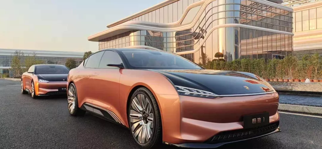 滴滴下架但还能打车，特斯拉召回后又公布销量，吉利撤回IPO