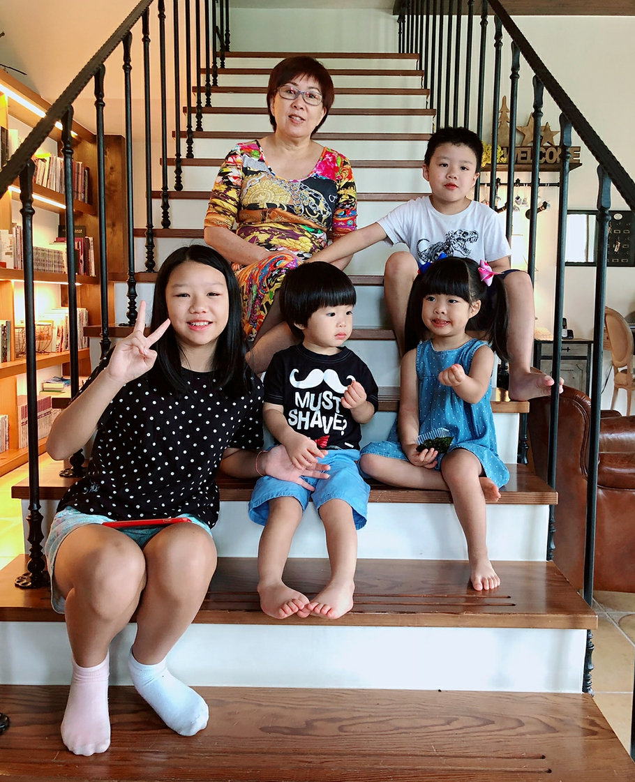 陈若仪晒全家福，林志颖三兄弟家庭成员齐到场，祖孙三代其乐融融