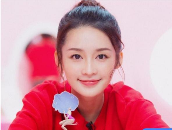 邓超曾在《跑男》中极力吹捧李沁，如今却应验