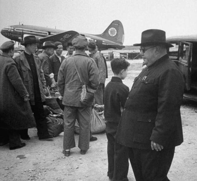 1949年，宁夏“土皇帝”带着7吨黄金逃往美国，临死前想回祖国