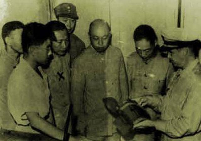 女特务潜伏西北三十年，为长期潜伏嫁给农民，生儿育女过村妇生活