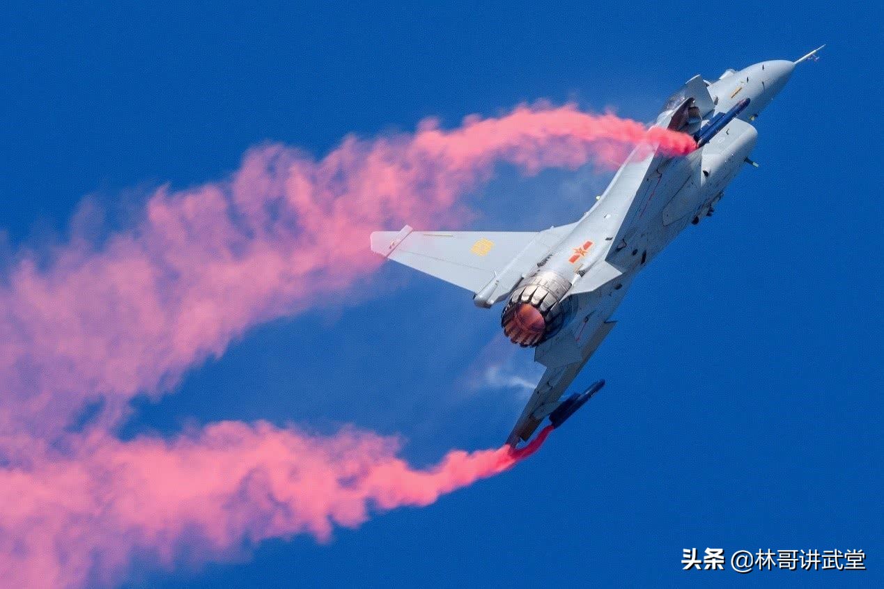 歼-10家族迎来更威猛的兄弟，难道是隐身版歼-
