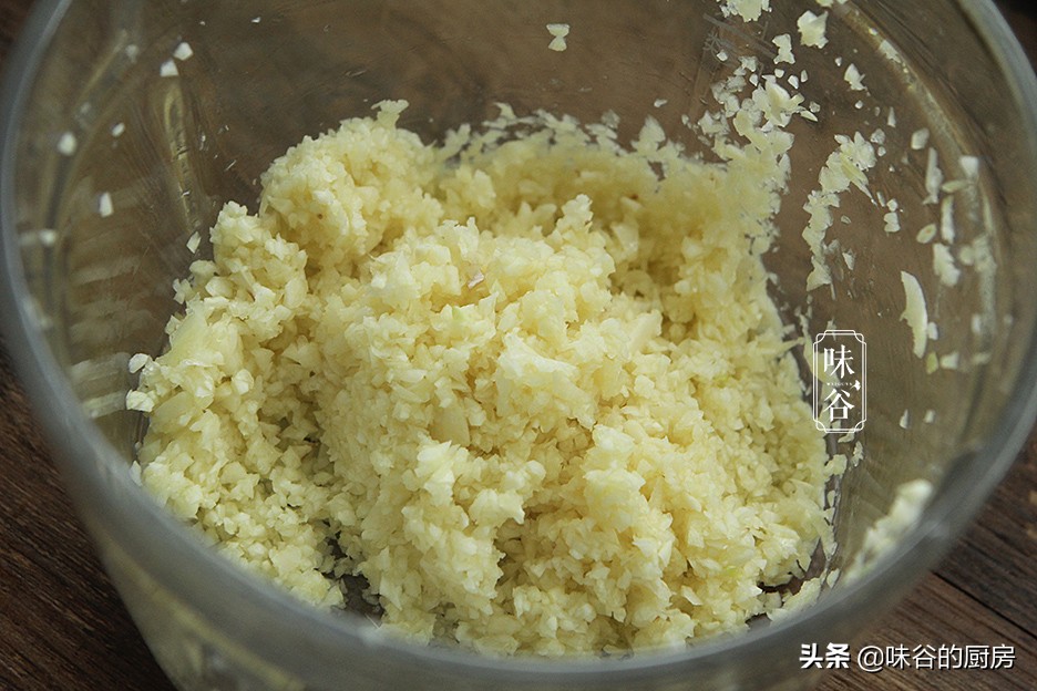 超解馋的蒜蓉烤茄子，在家轻松搞定，简单几步，蒜香浓郁美味