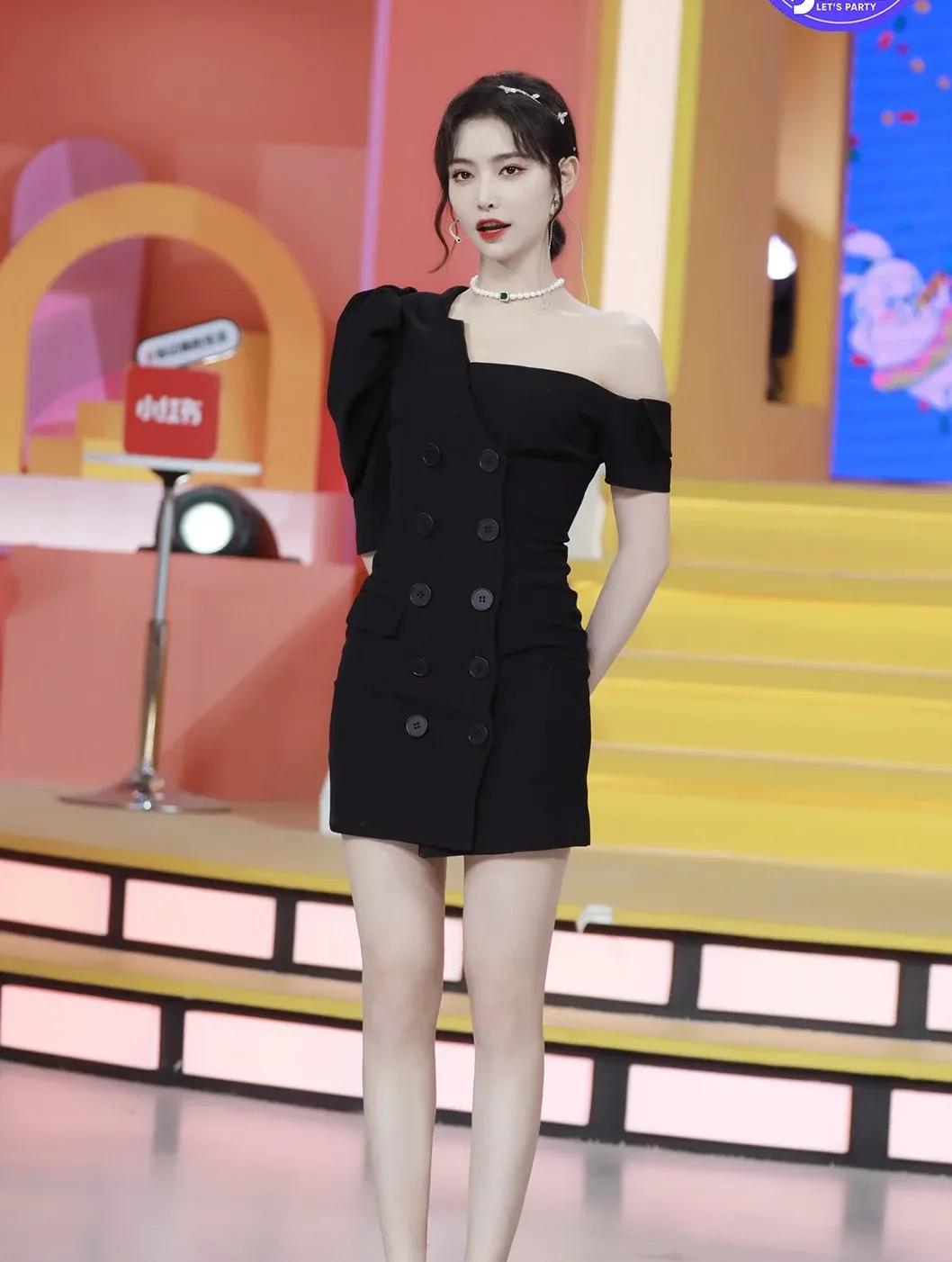 The 9 Xu Jiaqi, very good-looking
