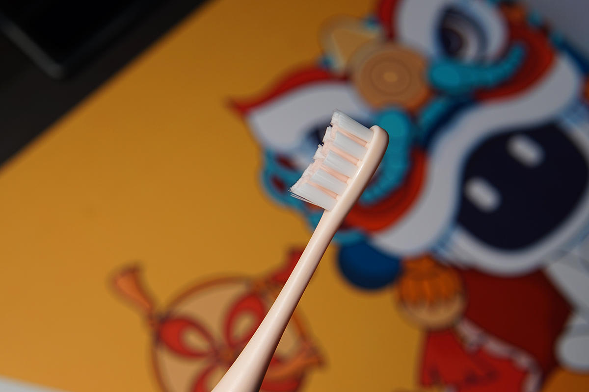 刷牙竟也有这么多学问，简评不伤牙的扉乐电动牙刷