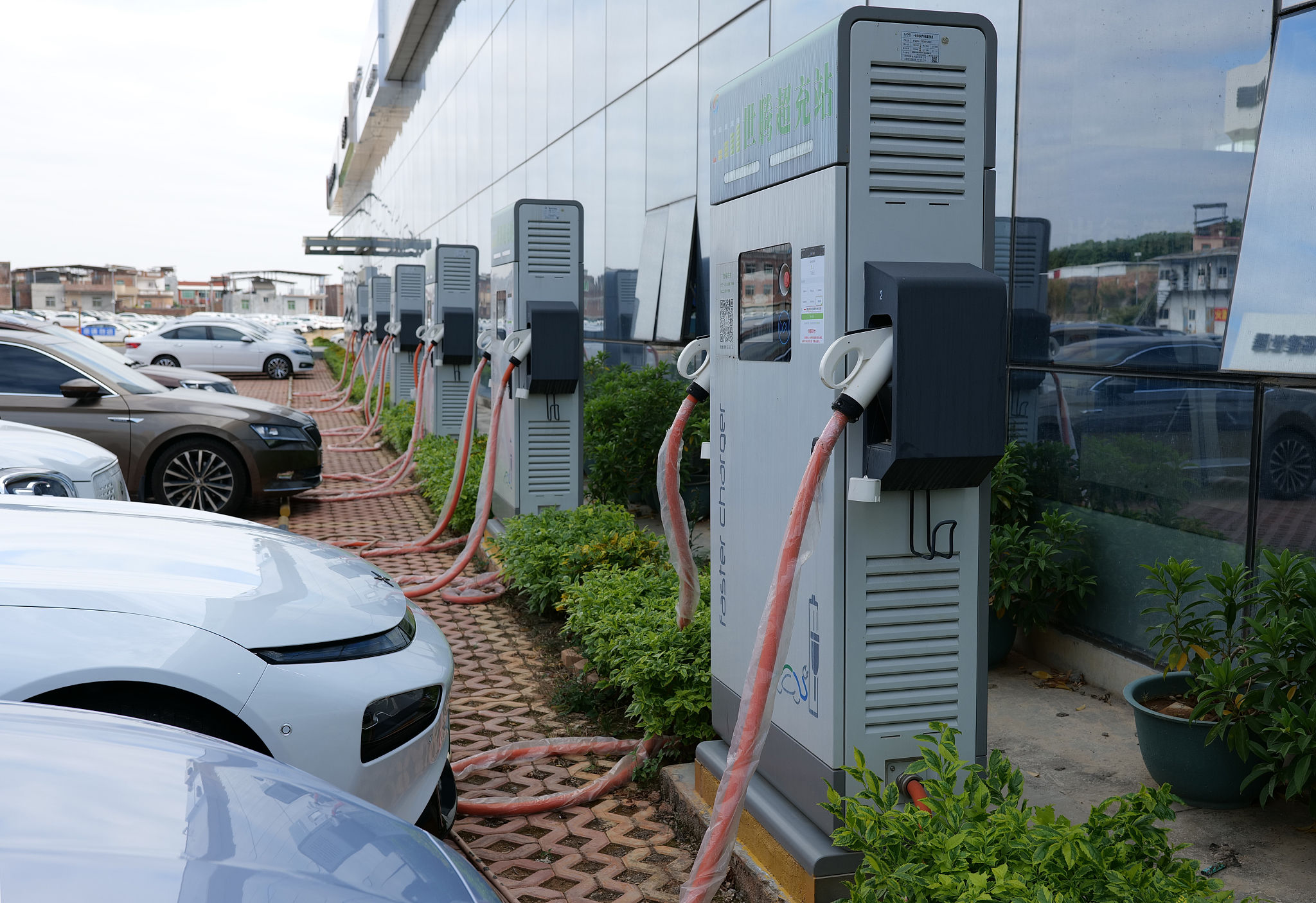 互联网的潮水，今年冲向了何方｜2020 复盘