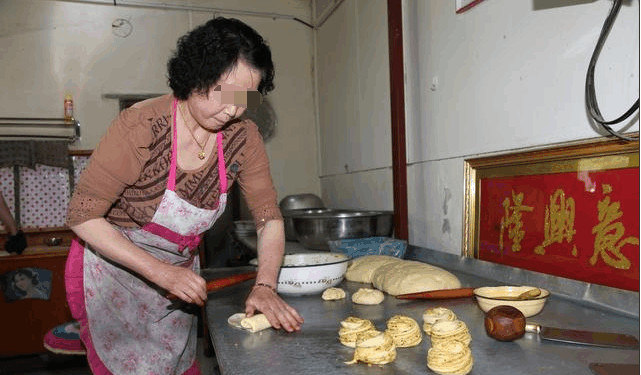 婆婆天天给我剩饭，突然提早下班，看到厨房里的菜，我眼眶红了