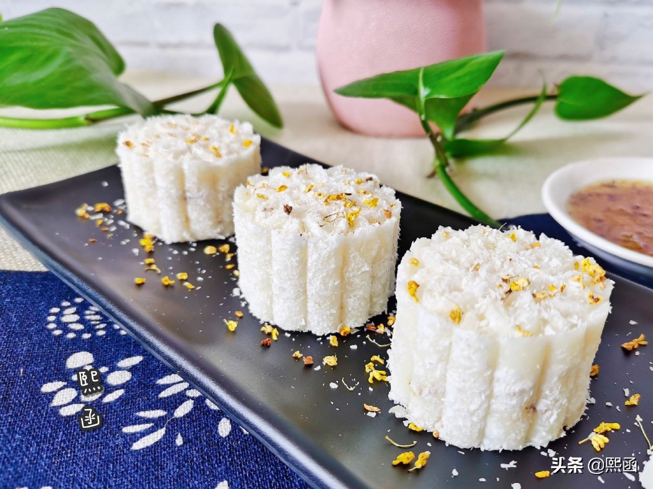 After autumn, eating yam is the most nourishing. Add a handful of sweet-scented osmanthus to make cakes. A bite is sweet and not greasy.