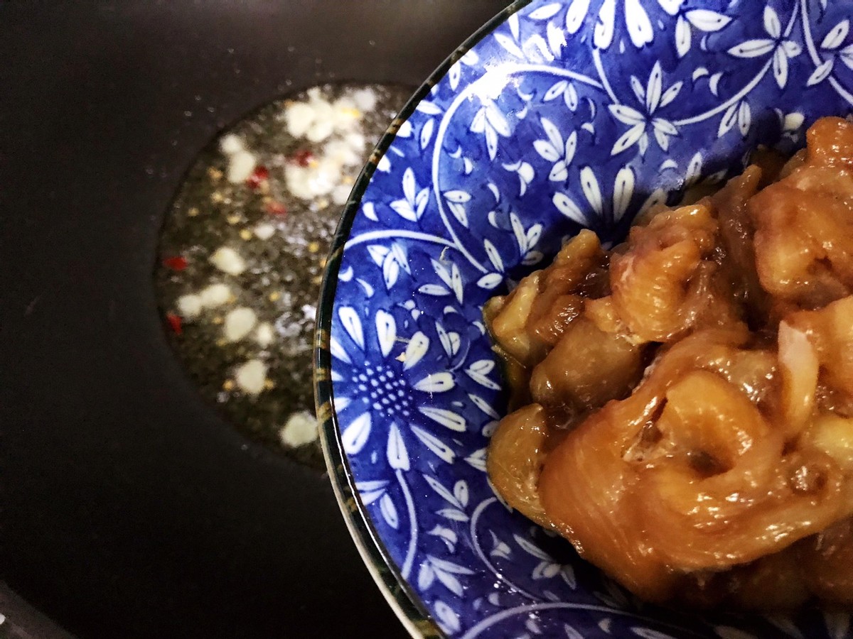 家常蚝油南瓜炒鸡肉片，鲜嫩可口，做法简单，低脂又解馋