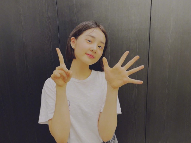 太过分！15岁黄多多被造谣行为不端被开除，校方辟谣、黄磊报警