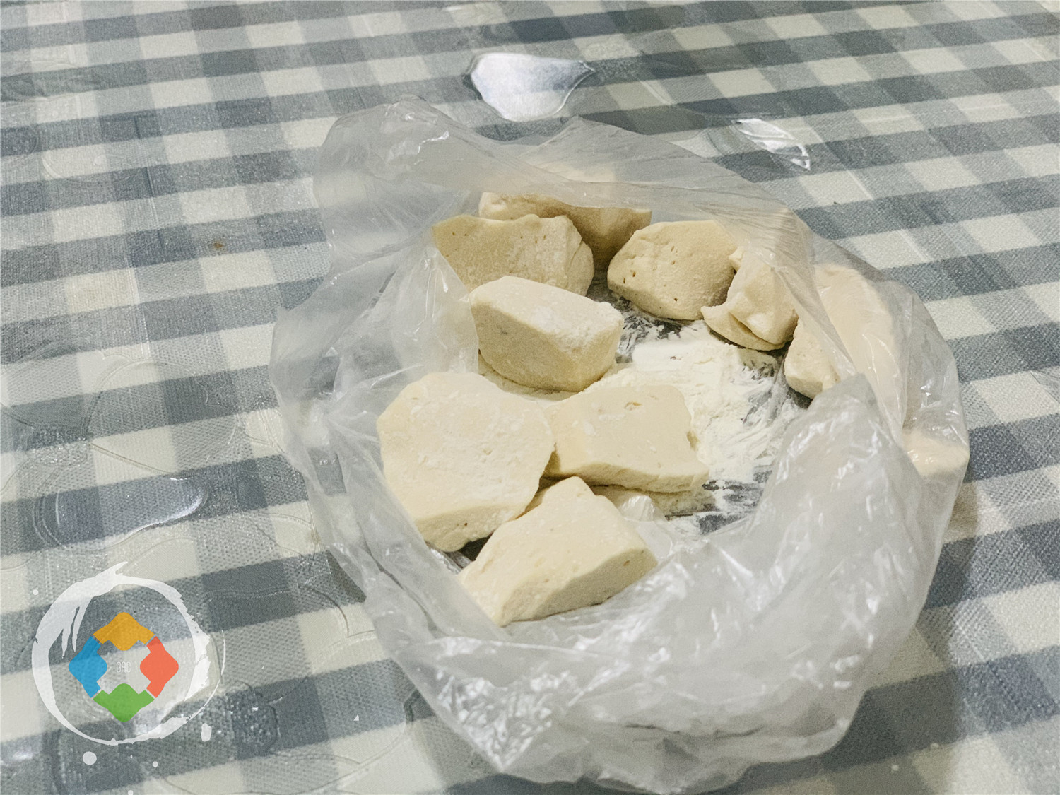 重庆路边摊为何消失？小贩不讲诚信，6块钱的麻糖都缺斤少两