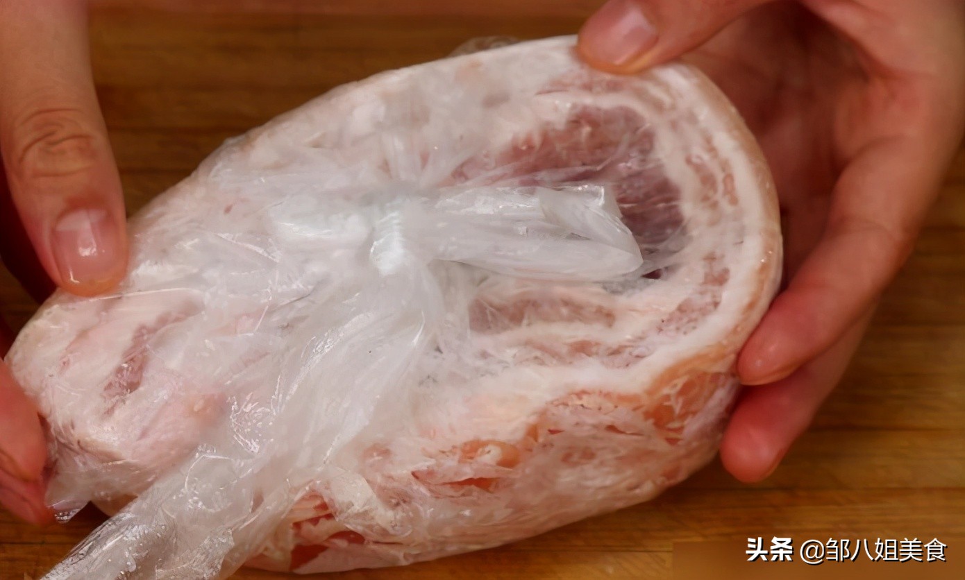 保存猪肉，不要直接塞进冰箱冷冻，教您正确方法，冻肉吃着像鲜肉