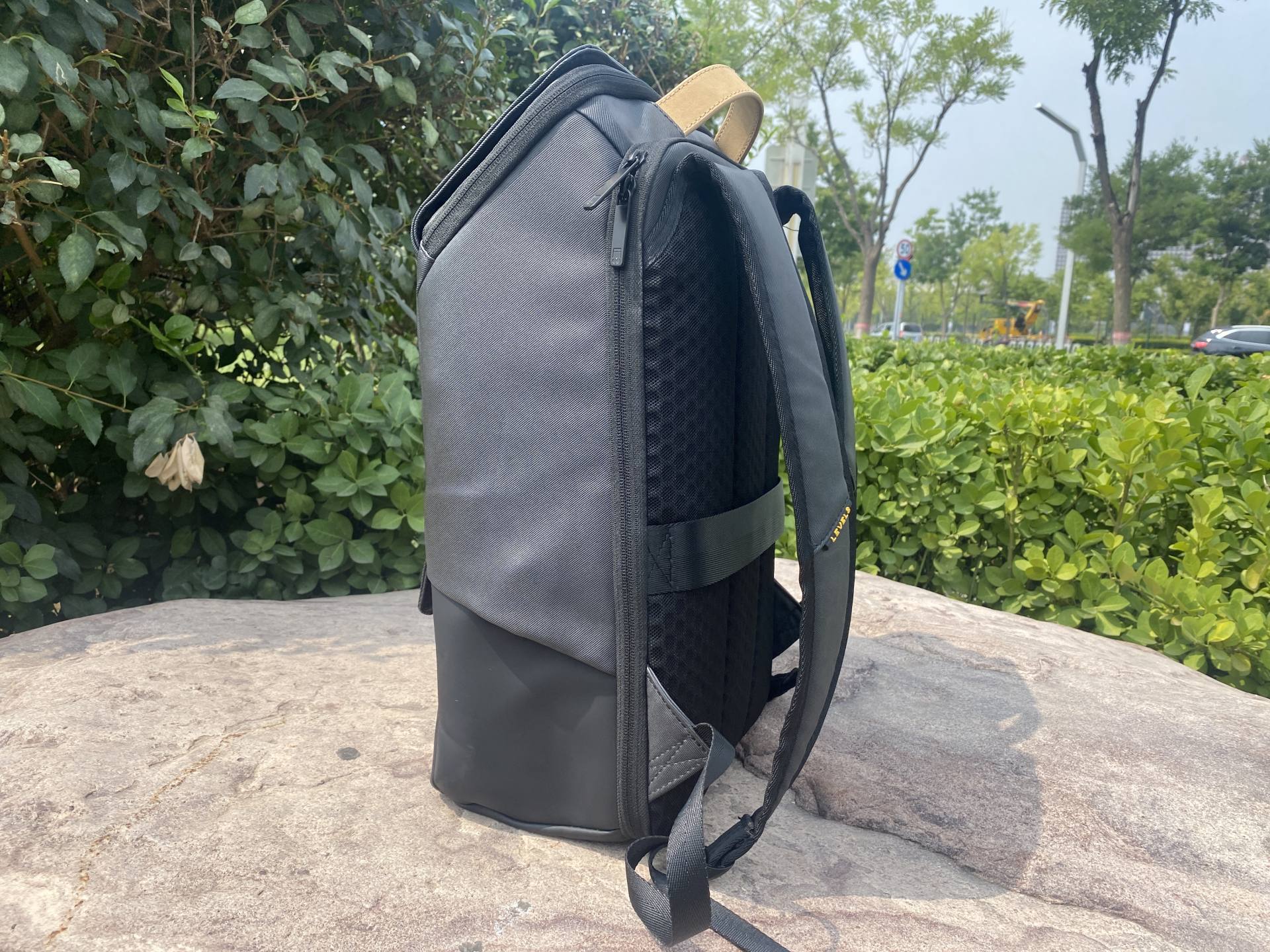 精致有型，超实用的地平线8号零感背包体验