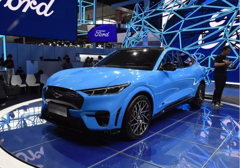 劳斯莱斯将基于宝马i7开发电动车，成都国际车展8月开幕