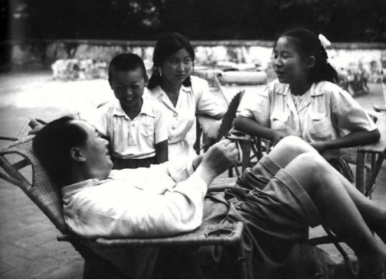 60年经济不好，尹荆山：毛主席女儿李讷，真的不能特殊关照一下吗