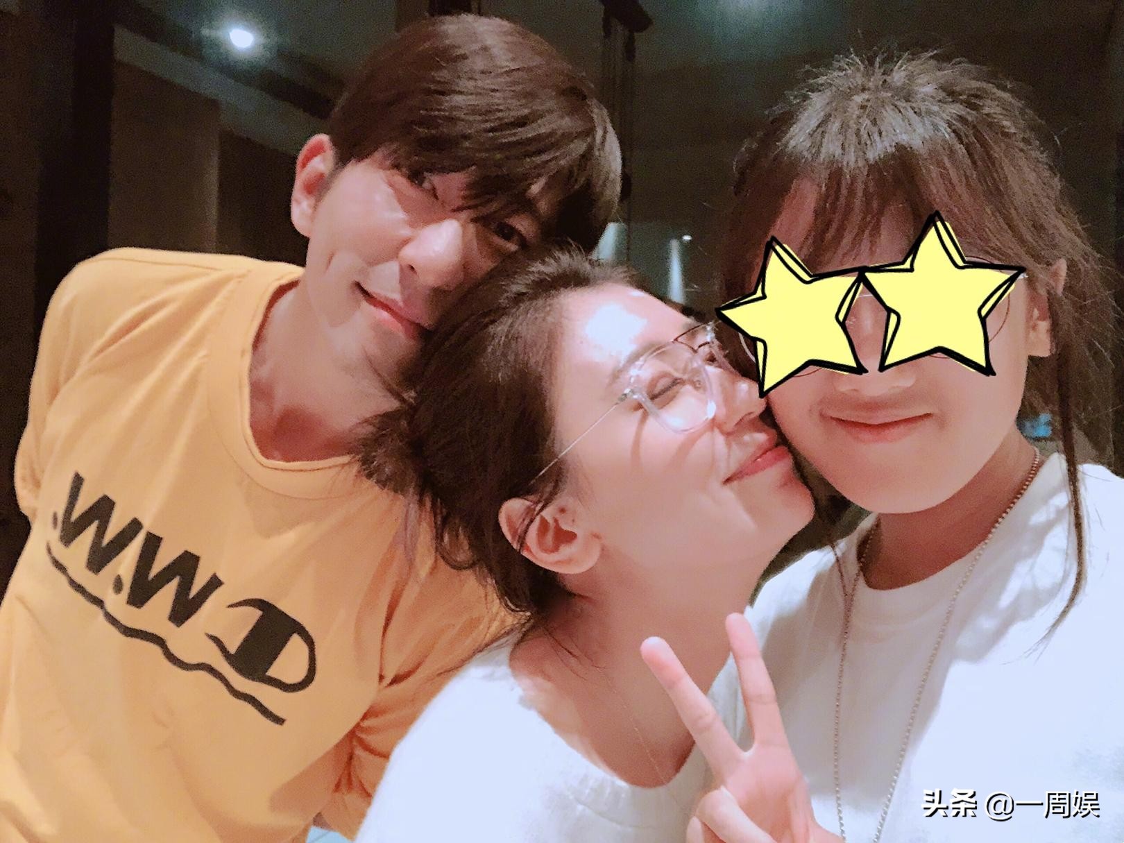 賈靜雯一家五口出遊，梧桐妹身高出眾，修傑楷鬍子邋遢顯蒼老