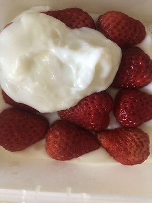 Sweetmeats of woman of fawn on of net red snow, cate milk strawberry is small, tall Yan Zhitian nods cookbook, simple and fastfood