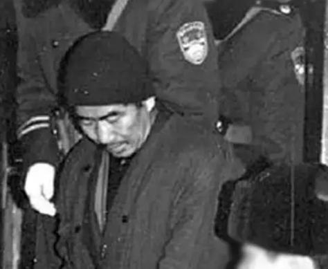 中俄列车被劫，请俄方黑帮出面，100人被捕，竟