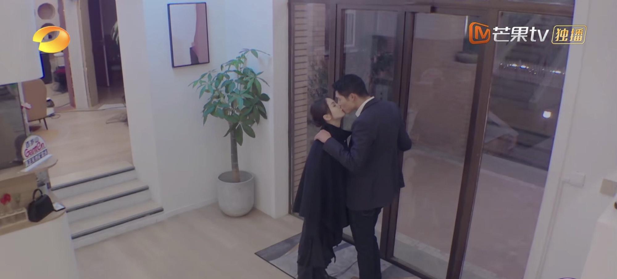 Gao Tian spot! Princely article Wu Yongen is performed " piano is kissed " embrace to inspecting seem idol play