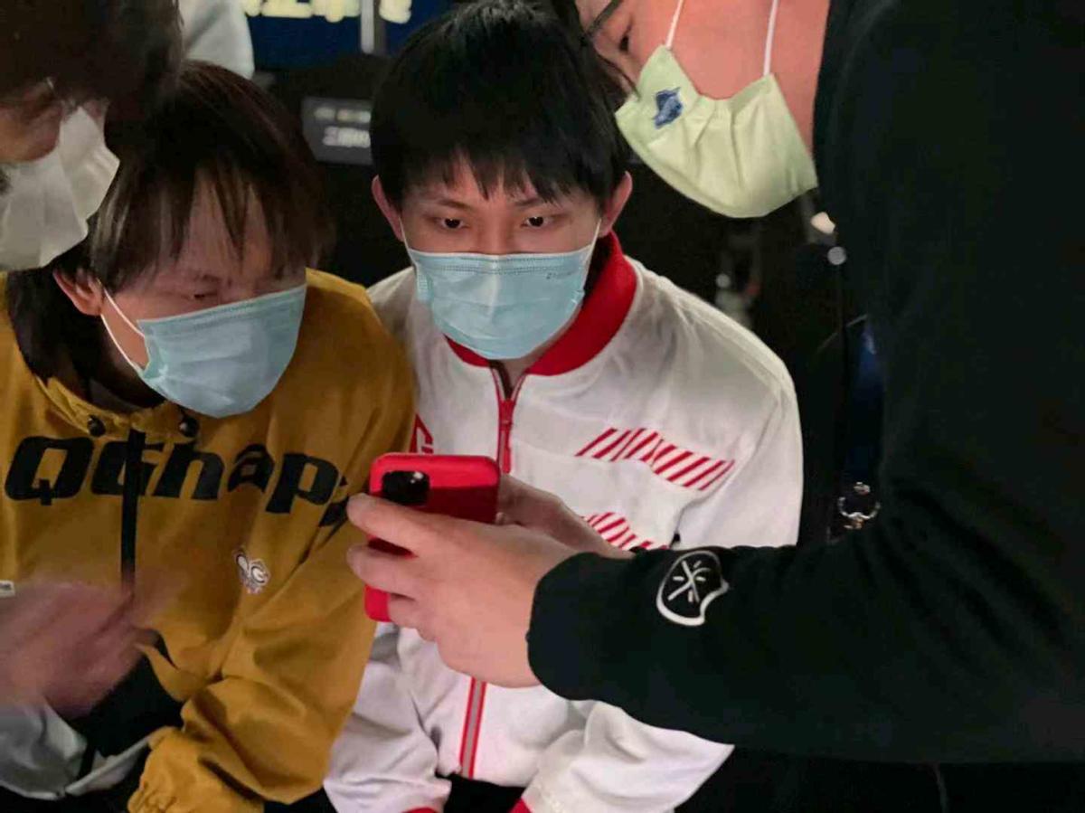 夢淚和夢嫂正式領證！從與女粉的合照看出，夢淚對感情很專一 - 資訊咖