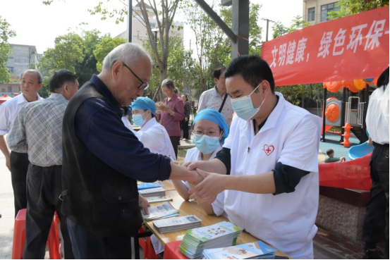 我为群众办实事∣赣县区：爱国卫生月活动惠城乡