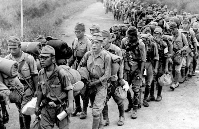 日本国歌很短，翻译成中文仅28个字，但你会发现