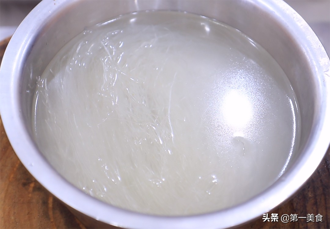 圖片[2]-【粉絲包菜】做法步驟圖 不用加水直接下鍋炒 口感勁道還不粘-起舞食譜網