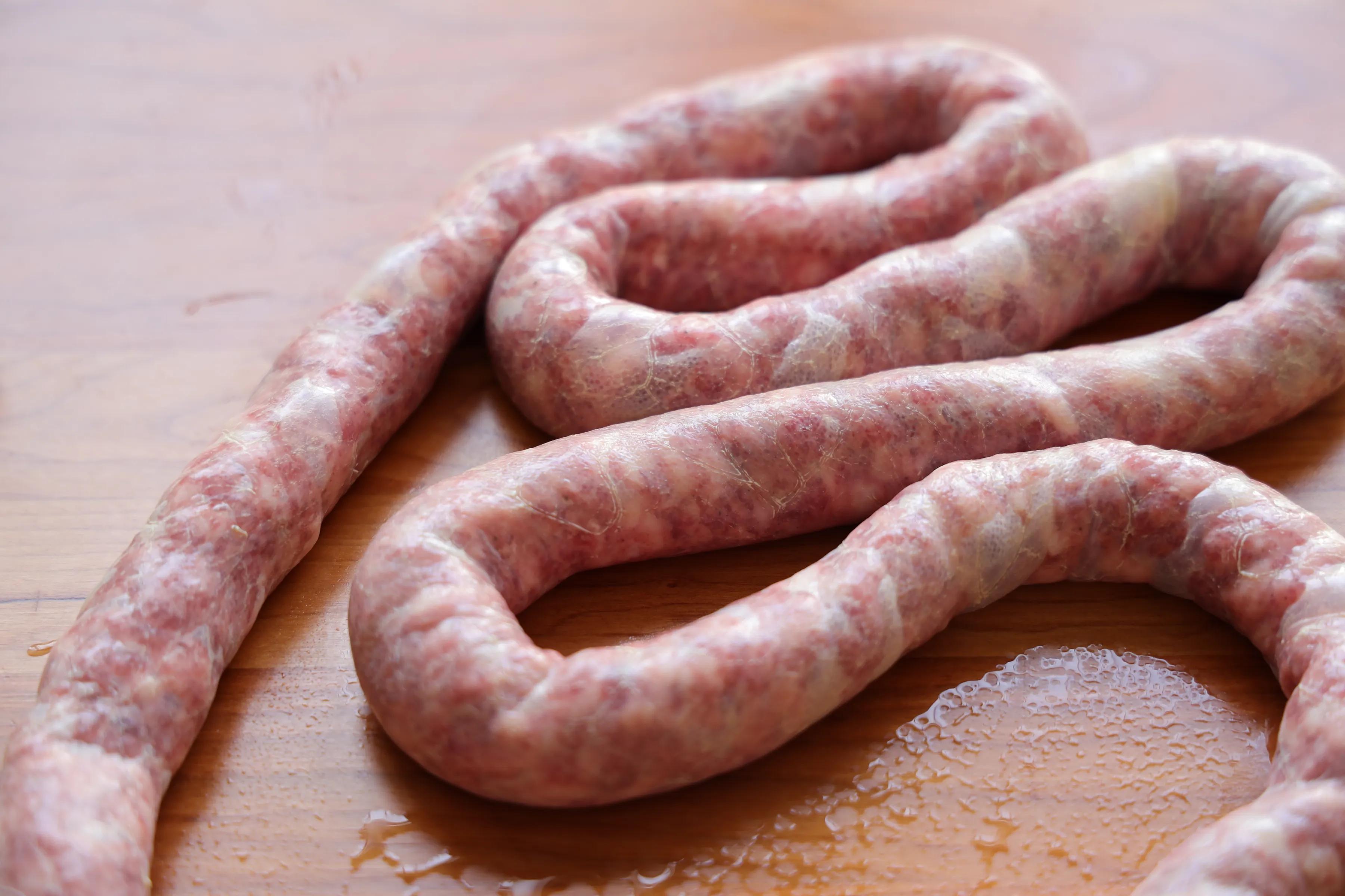 自制脆皮肠，纯肉馅儿吃起来太过瘾了，在家做无添加才健康