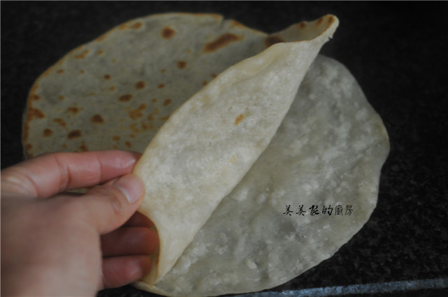 自製墨西哥雞肉捲，5分鐘就上桌，不用揉麵真省事，孩子的最愛