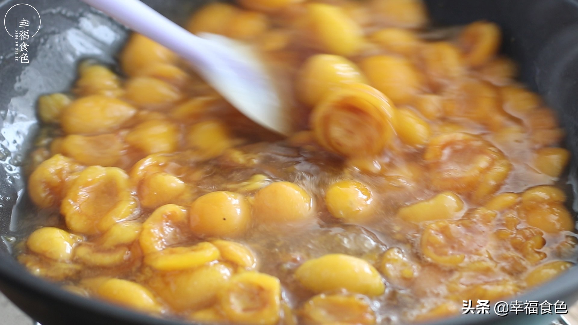 教你在家自制枇杷膏，天然工序小火慢熬，清爽润甜喝不够