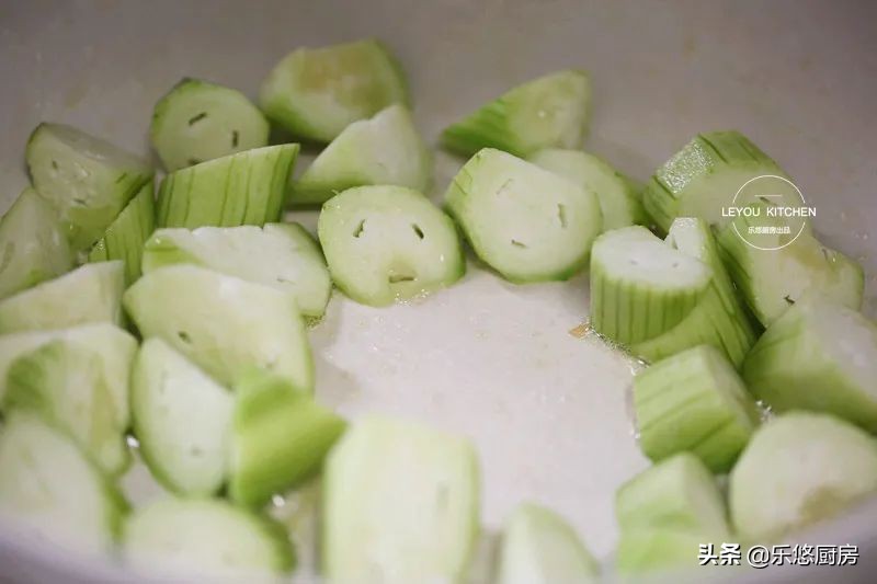 7月多喝这碗汤，鲜美又消暑，每次做都一点不剩