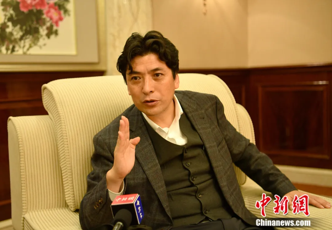 走红程度堪比丁真!甘孜这位“网红”局长,靠的不只是颜值!