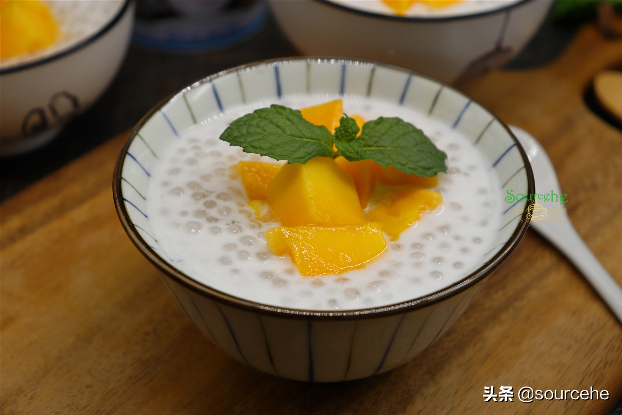 西米露只需5分鐘，晶瑩剔透，搭配芒果椰漿，香甜冰爽，很好吃