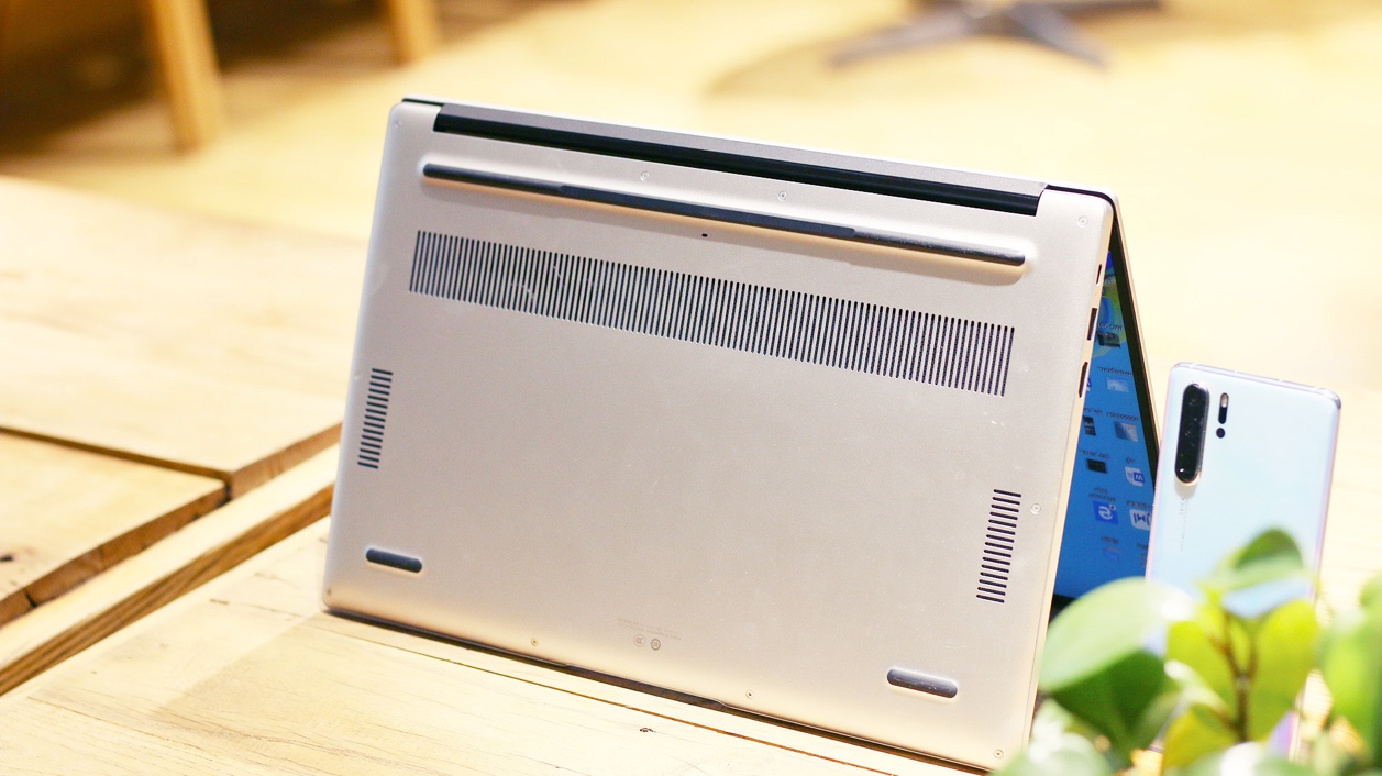 大屏幕、特性和轻巧，华为公司MateBook D 15锐龙版一次性配全