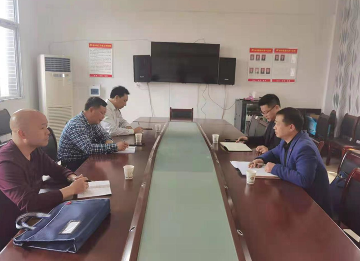 新晃侗族自治县人大常委会主任潘世新深入林冲镇调研指导人大工作