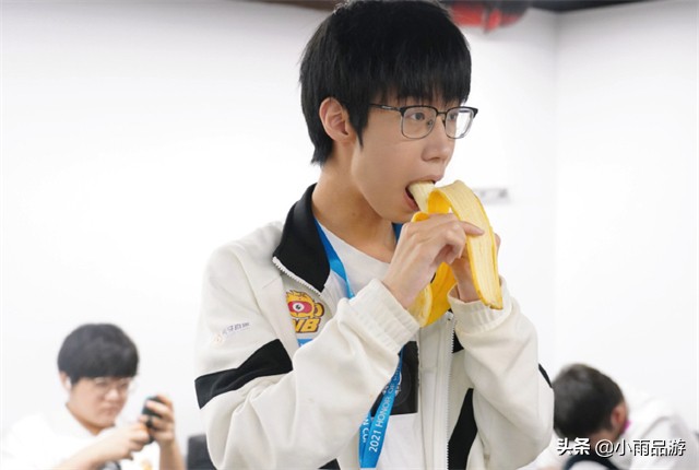 WB兩連勝保留晉級希望,暖陽鏡重現FMVP風采,千世適合玩大法師 - 資訊咖