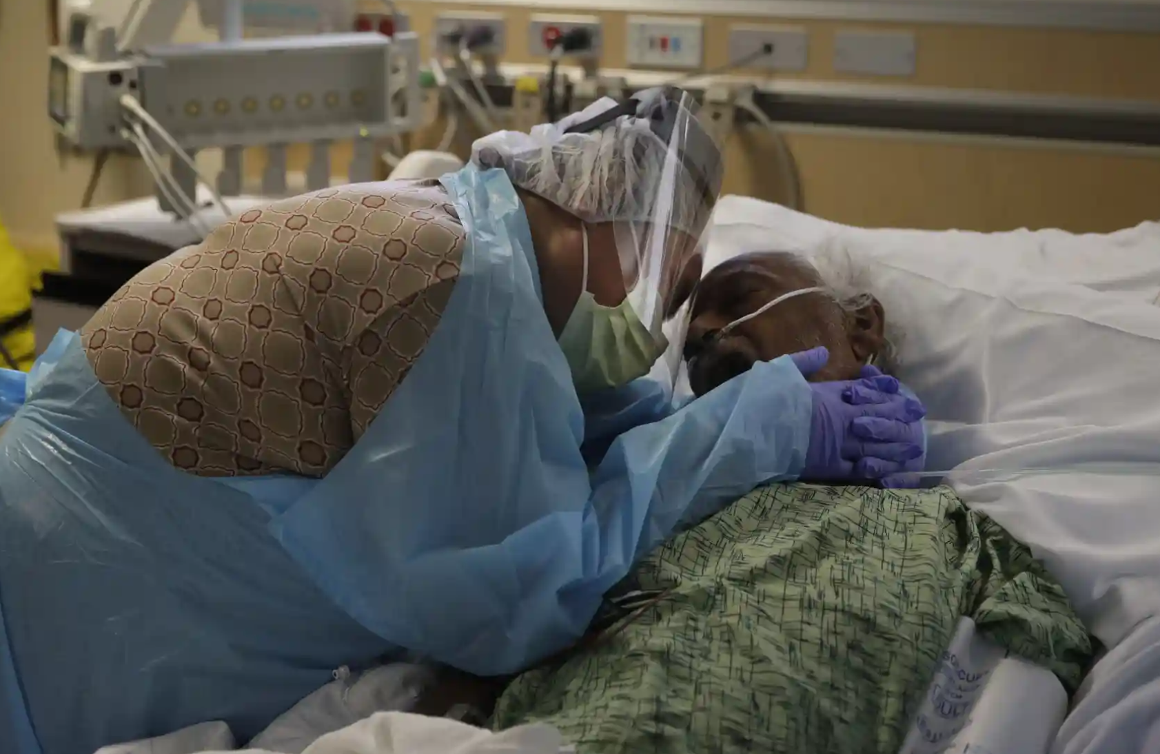 美國疫情太慘！ 5天感染100萬！ 醫院到崩潰邊緣，發出絕望呼籲