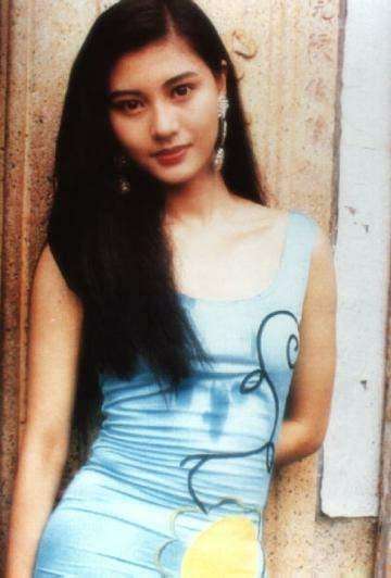 1989年，李嘉欣半夜给刘銮雄原配打电话，接连