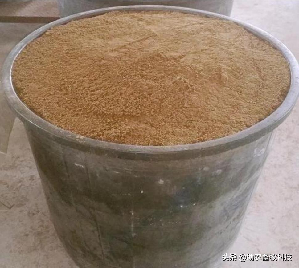 发酵饲料太酸动物不爱吃怎么办？优质发酵饲料的制作技术