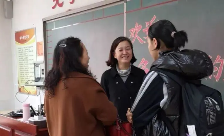 “佛系老师”悄然兴起,不打不骂对职称没兴趣,家长表示很担忧